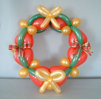 balloon christmas wreath