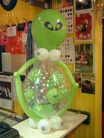 alien balloon sculpture